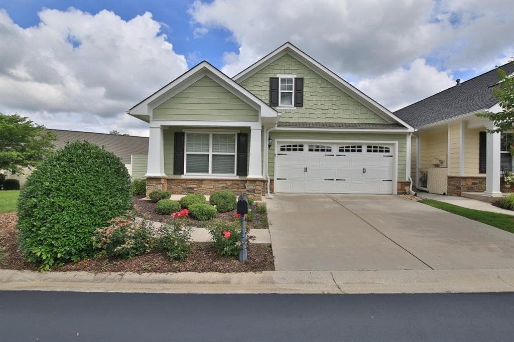 2 bedroom, 1,441 sq ft single family residence sold at 418 Thaxton Lane, Woodstock, GA 30188