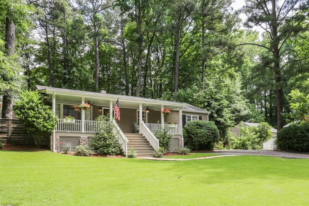 3 bedroom, 1,744 sq ft single family residence sold at 1878 Hickory Road, Chamblee, GA 30341