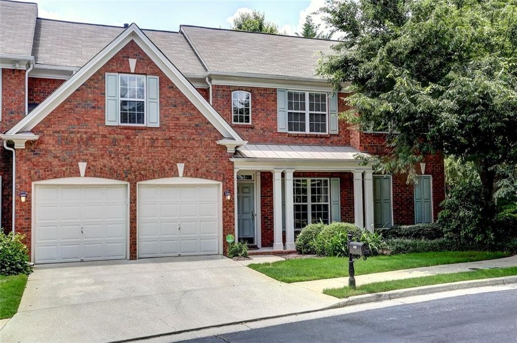 3 bedroom, 2,636 sq ft townhouse sold at 400 Wellwood Way, Roswell, GA 30075