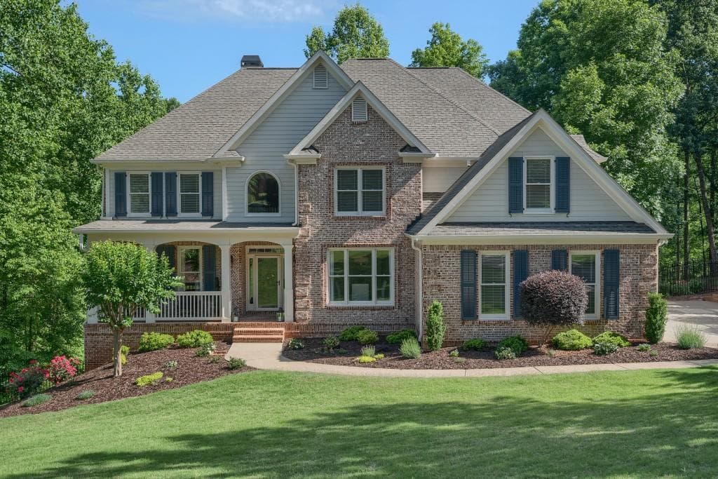 6 bedroom, 5,239 sq ft single family residence sold at 5018 Hickory Hills Drive, Woodstock, GA 30188