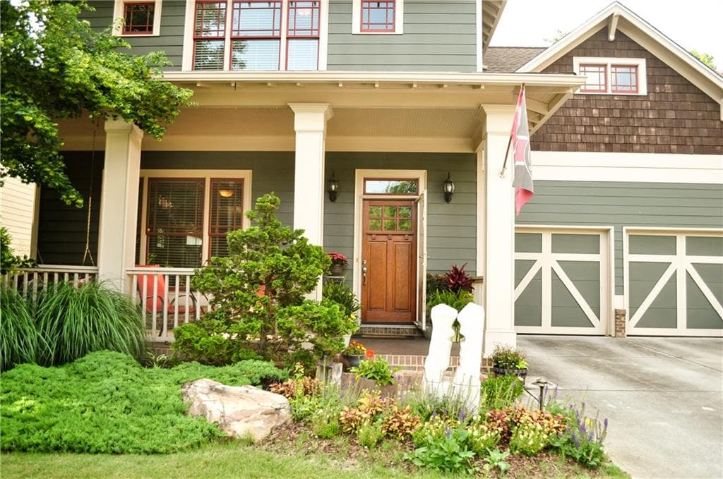 3 bedroom, 2,494 sq ft single family residence sold at 1778 Streamview Drive, Atlanta, GA 30316