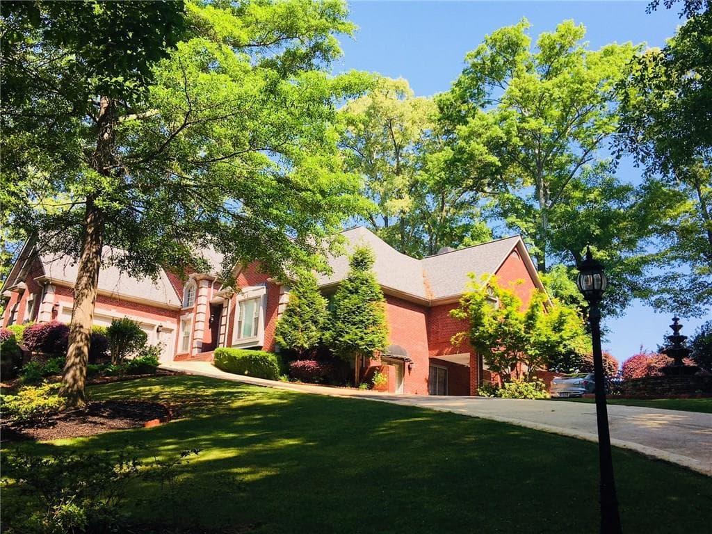 5 bedroom, 7,200 sq ft single family residence sold at 112 Bordeaux Way, Braselton, GA 30517