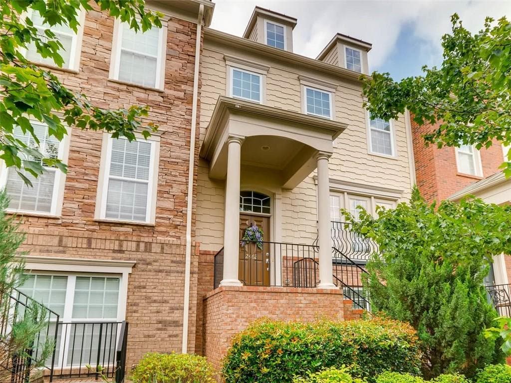 3 bedroom, 2,268 sq ft townhouse sold at 2462 Natoma Court 11, Smyrna, GA 30080