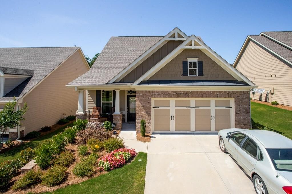 3 bedroom single family residence sold at 6934 Hopscotch Court, Flowery Branch, GA 30542
