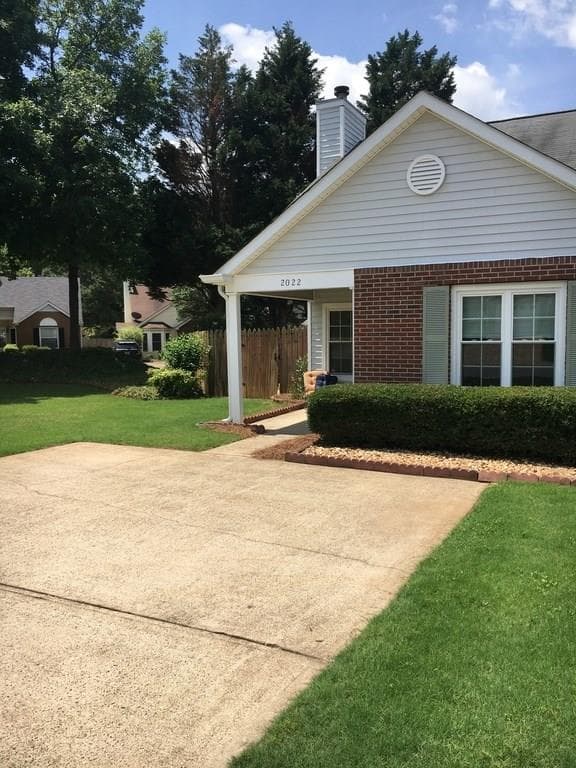 2 bedroom, 880 sq ft single family residence sold at 2022 Brittania Circle, Woodstock, GA 30188