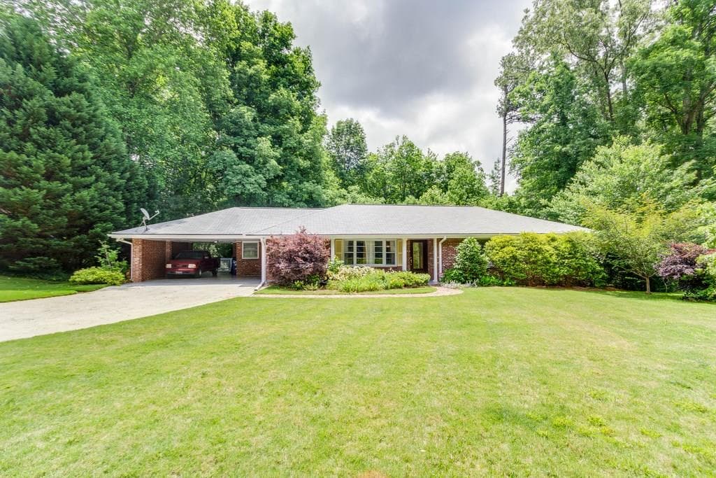4 bedroom, 1,817 sq ft single family residence sold at 2369 Bradcliff Drive, Atlanta, GA 30345