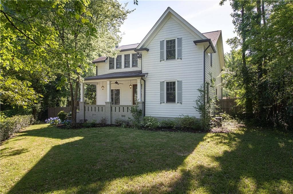5 bedroom, 3,200 sq ft single family residence sold at 1726 Oakview Road, Decatur, GA 30030