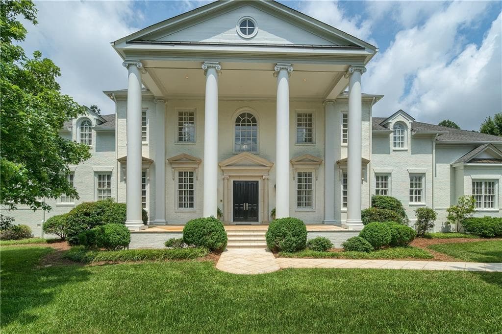 5 bedroom, 9,197 sq ft single family residence sold at 3920 Paces Manor, Atlanta, GA 30339