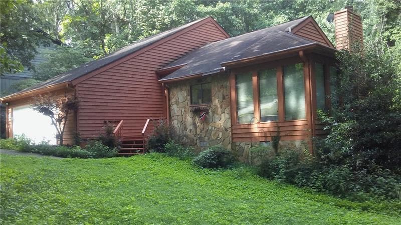 489 Hickory Hills Drive, Stone Mountain, GA 30083 — most recent listing photo