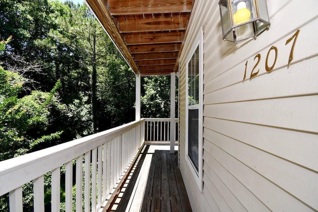 1207 Gettysburg Place, Sandy Springs, GA 30350 — most recent listing photo