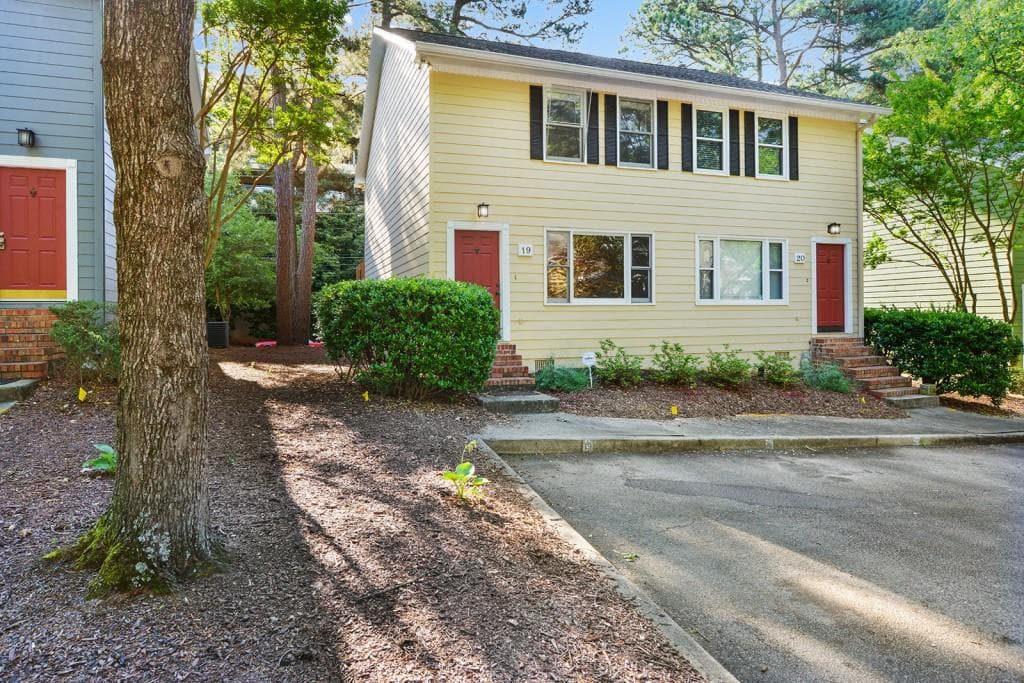 19 Holly Downs Court 19, Atlanta, GA 30318 — most recent listing photo