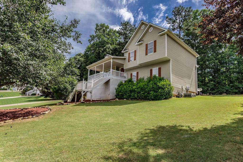 4 bedroom, 2,001 sq ft single family residence sold at 6154 Autumn View Cove, Acworth, GA 30101