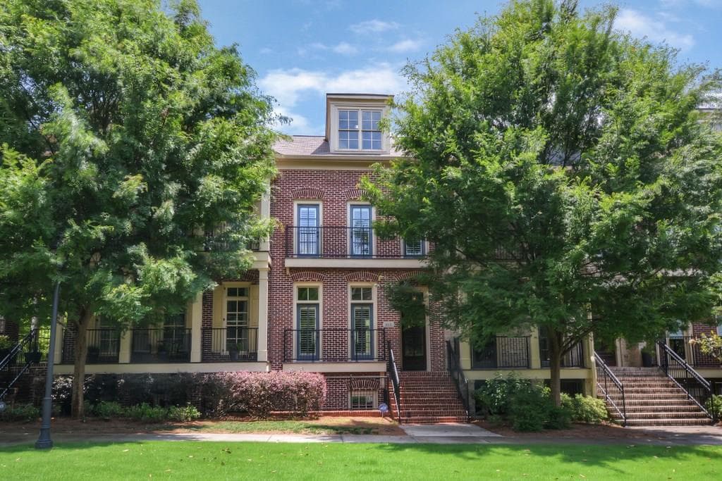 4 bedroom, 2,798 sq ft townhouse sold at 815 CREEKGARDEN Court, Atlanta, GA 30339