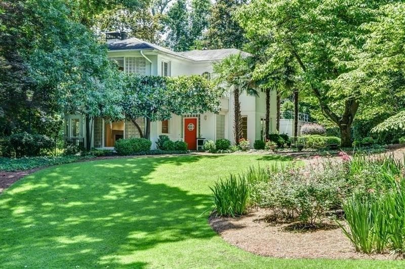 3 bedroom, 3,024 sq ft single family residence sold at 1020 W Wesley Road, Atlanta, GA 30327