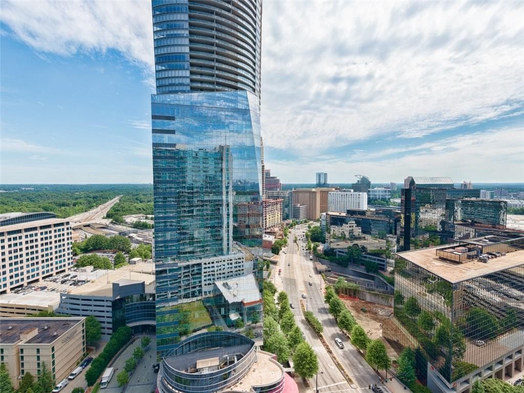 2 bedroom, 1,238 sq ft condominium sold at 3324 Peachtree Road 2405, Atlanta, GA 30326