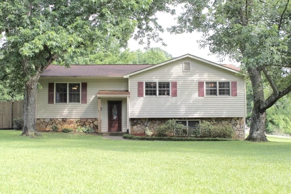 4689 Cheri Lynn Road, Acworth, GA 30101 — most recent listing photo