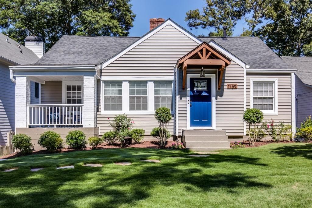 3 bedroom, 1,222 sq ft single family residence sold at 1759 Ridgeway Avenue, Atlanta, GA 30318