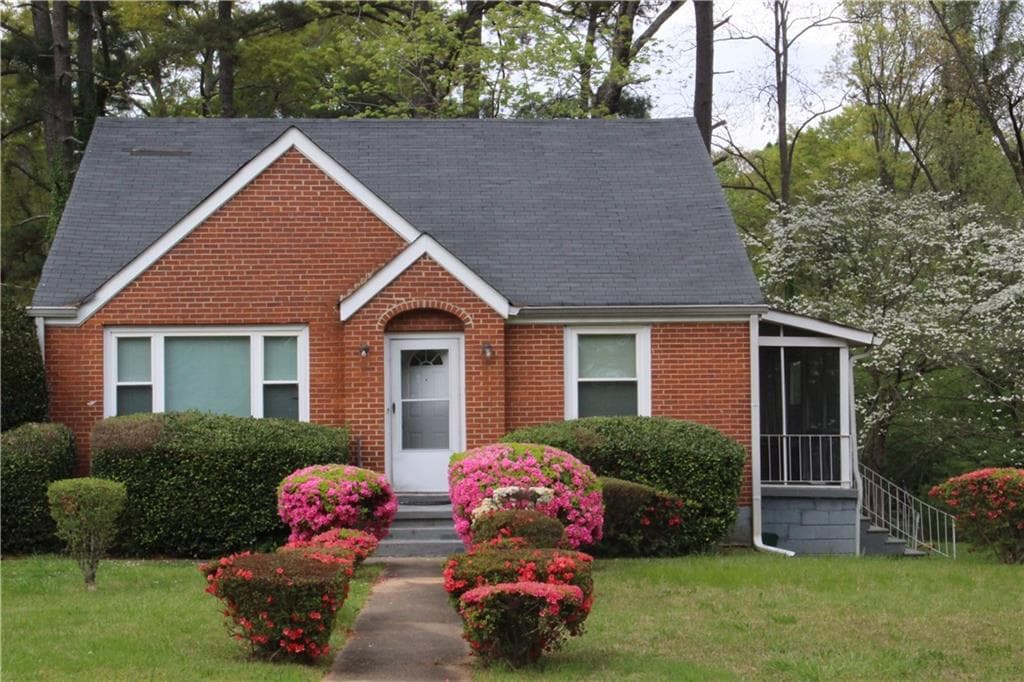 3 bedroom, 1,216 sq ft single family residence sold at 2302 Hillside Avenue, Decatur, GA 30032