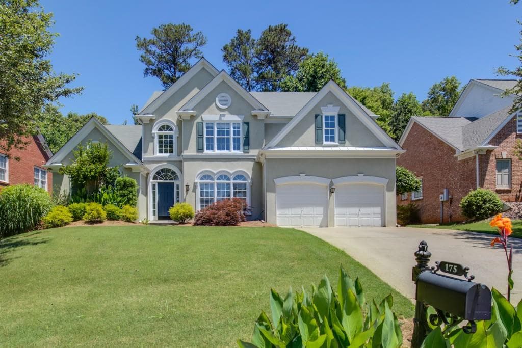 4 bedroom, 3,564 sq ft single family residence sold at 175 Smithdun Lane, Sandy Springs, GA 30350