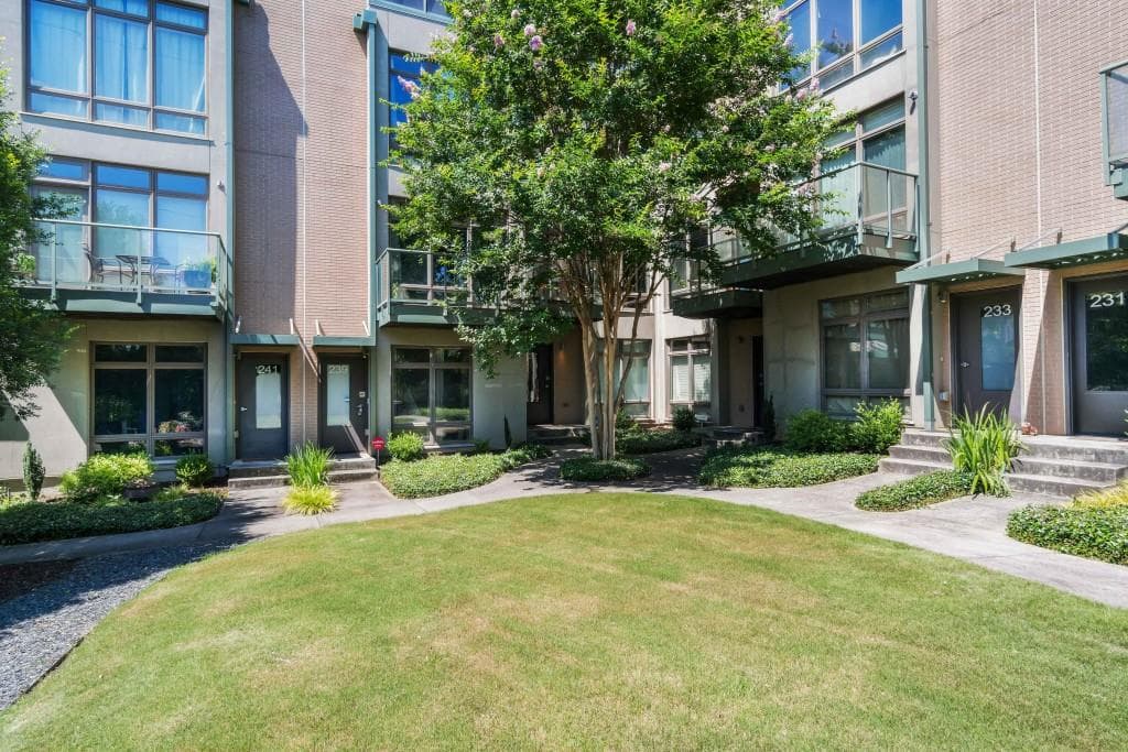 3 bedroom, 1,507 sq ft townhouse sold at 239 Casson Street, Atlanta, GA 30307