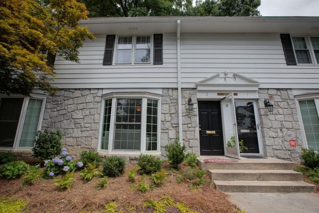2 bedroom condominium sold at 136 Peachtree Memorial Drive MD2, Atlanta, GA 30309