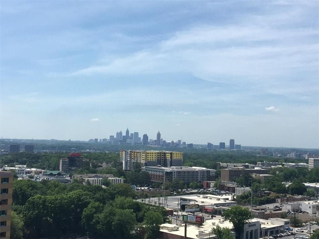 1 bedroom, 698 sq ft condominium sold at 3324 Peachtree Road 1806, Atlanta, GA 30326