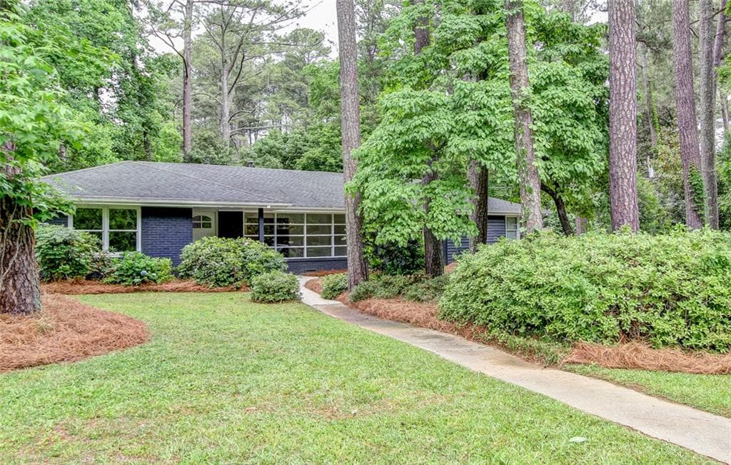3 bedroom, 1,615 sq ft single family residence sold at 2762 Whispering Pines Drive, Decatur, GA 30033