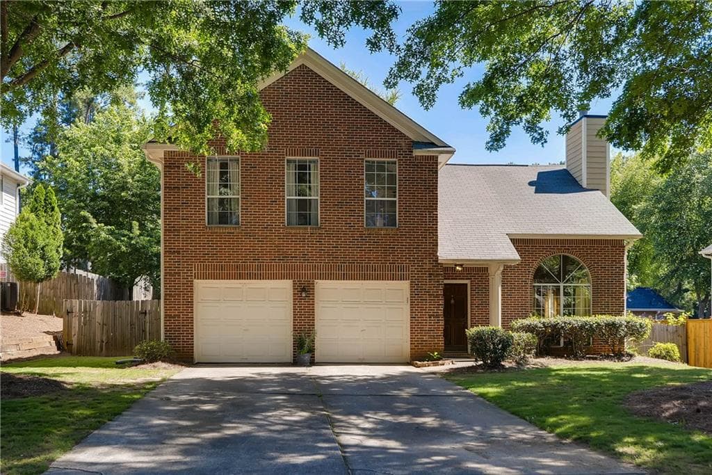 3 bedroom, 1,811 sq ft single family residence sold at 215 Pinewalk Way, Alpharetta, GA 30022