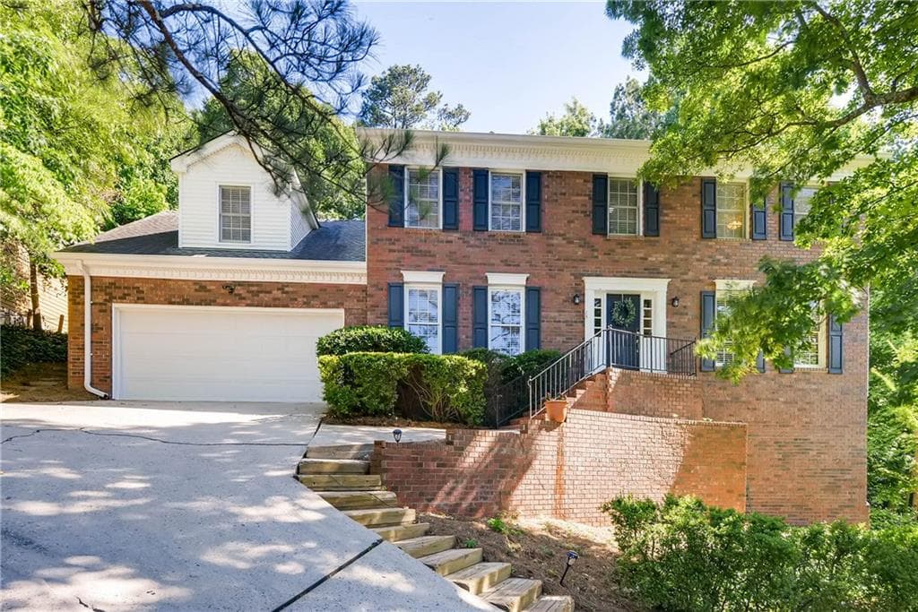 5 bedroom, 4,128 sq ft single family residence sold at 535 Calaveras Drive, Atlanta, GA 30350
