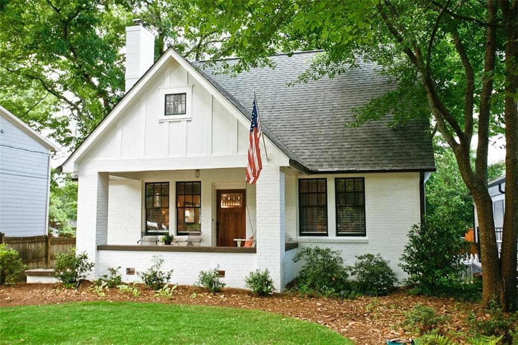 4 bedroom, 2,670 sq ft single family residence sold at 242 W Hill Street, Decatur, GA 30030