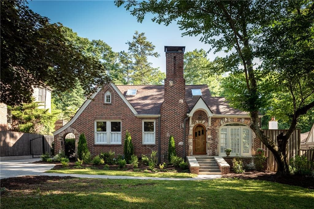 4 bedroom, 2,847 sq ft single family residence sold at 934 E Rock Springs Road, Atlanta, GA 30306