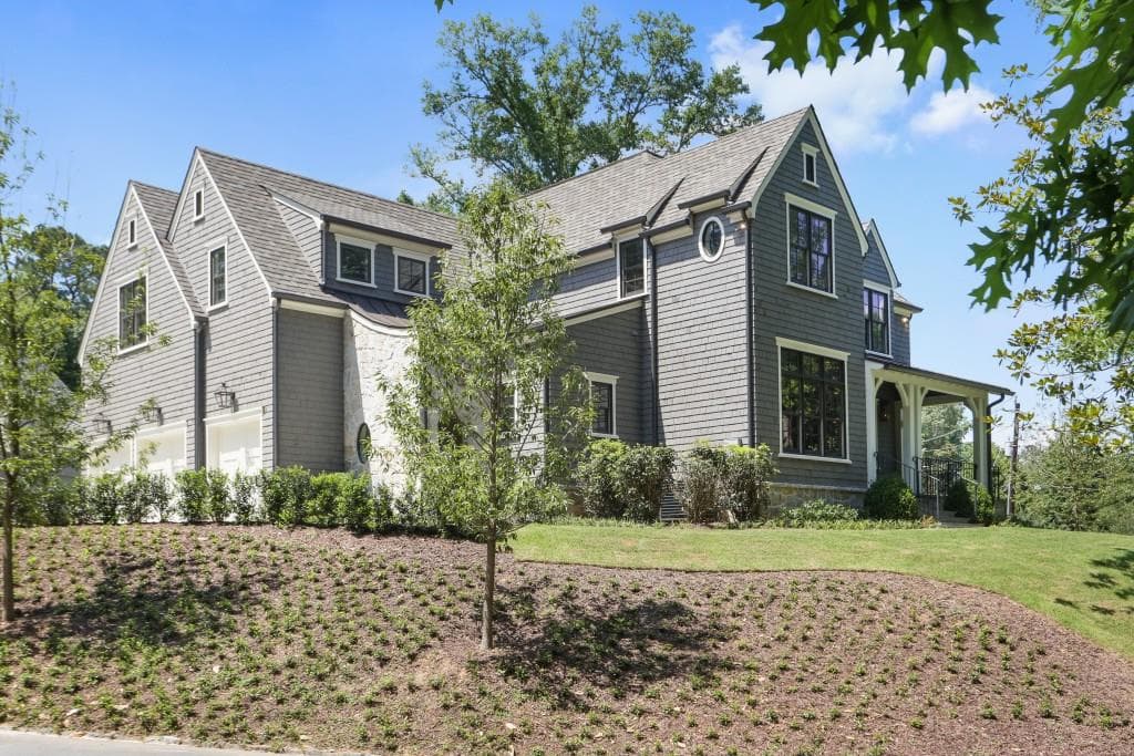 5 bedroom, 5,321 sq ft single family residence sold at 4384 Powers Ferry Road, Atlanta, GA 30327