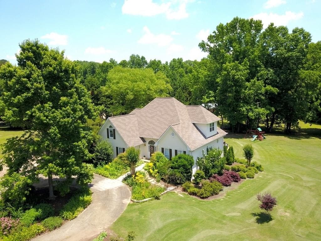5 bedroom, 4,250 sq ft single family residence sold at 6470 BENTLEY Trail, Cumming, GA 30040