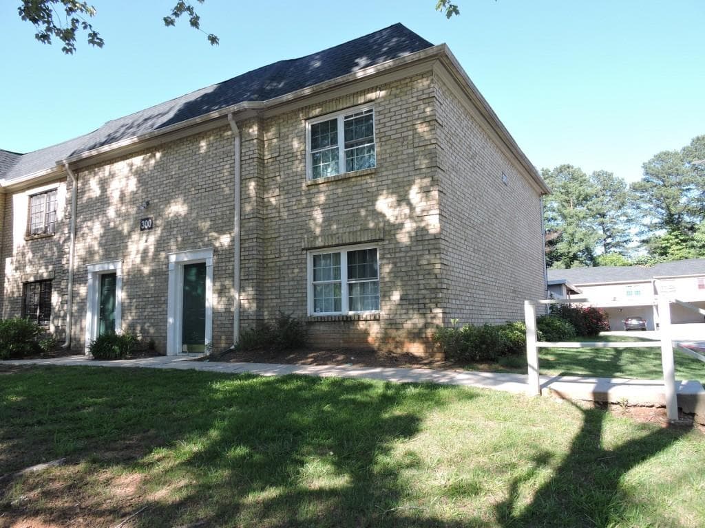 300 Winding River Drive H, Sandy Springs, GA 30350 — most recent listing photo