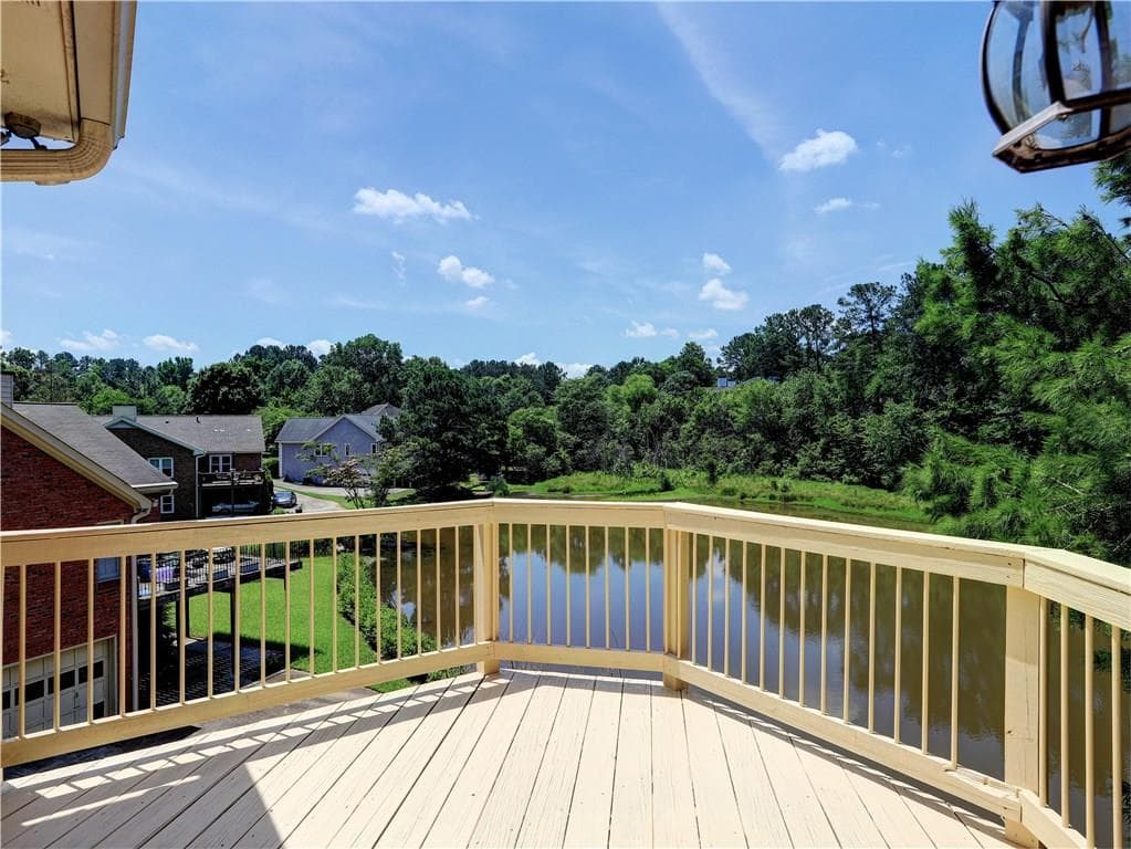 3 bedroom, 2,160 sq ft townhouse sold at 9075 Carroll Manor Drive, Sandy Springs, GA 30350