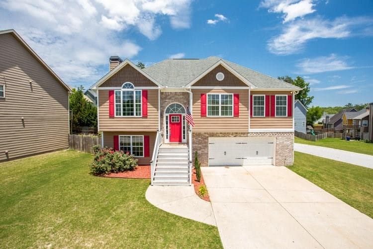 5 bedroom, 3,178 sq ft single family residence sold at 307 S Fortune Way, Dallas, GA 30157