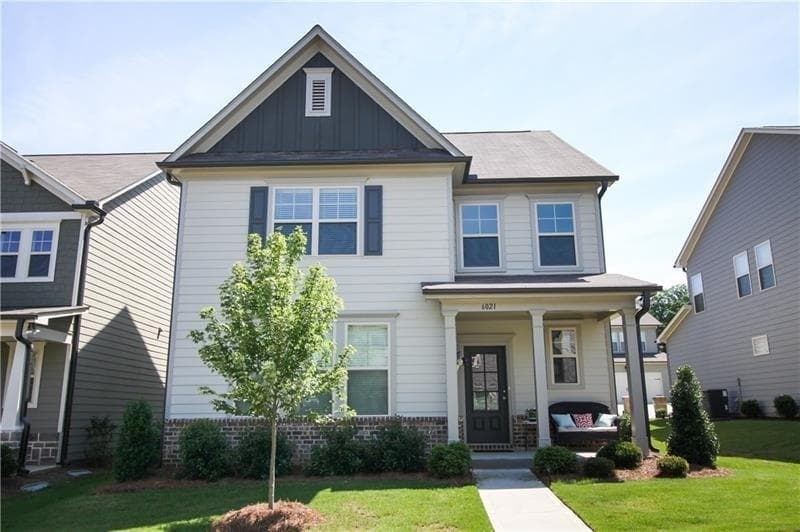 3 bedroom, 2,090 sq ft single family residence sold at 6021 Harbour Mist Drive, Flowery Branch, GA 30542