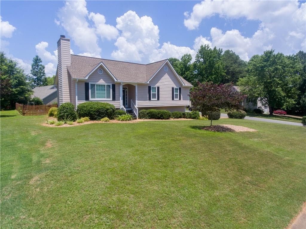 3 bedroom, 1,982 sq ft single family residence sold at 301 Rose Creek Way, Woodstock, GA 30189
