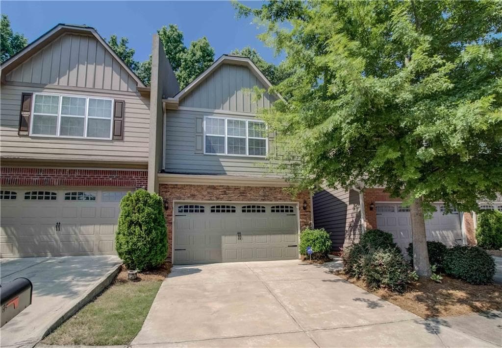 2 bedroom, 1,660 sq ft townhouse sold at 3232 Brockenhurst Dr Drive, Buford, GA 30519