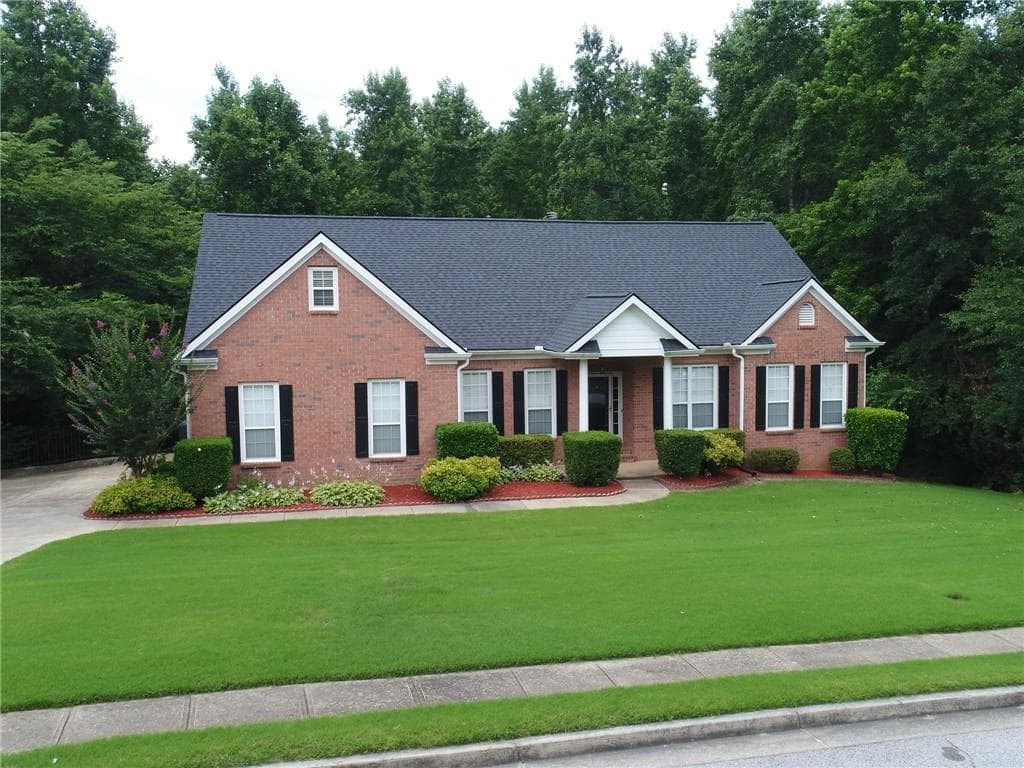 4295 Kings Cross Way, Hoschton, GA 30548 — most recent listing photo