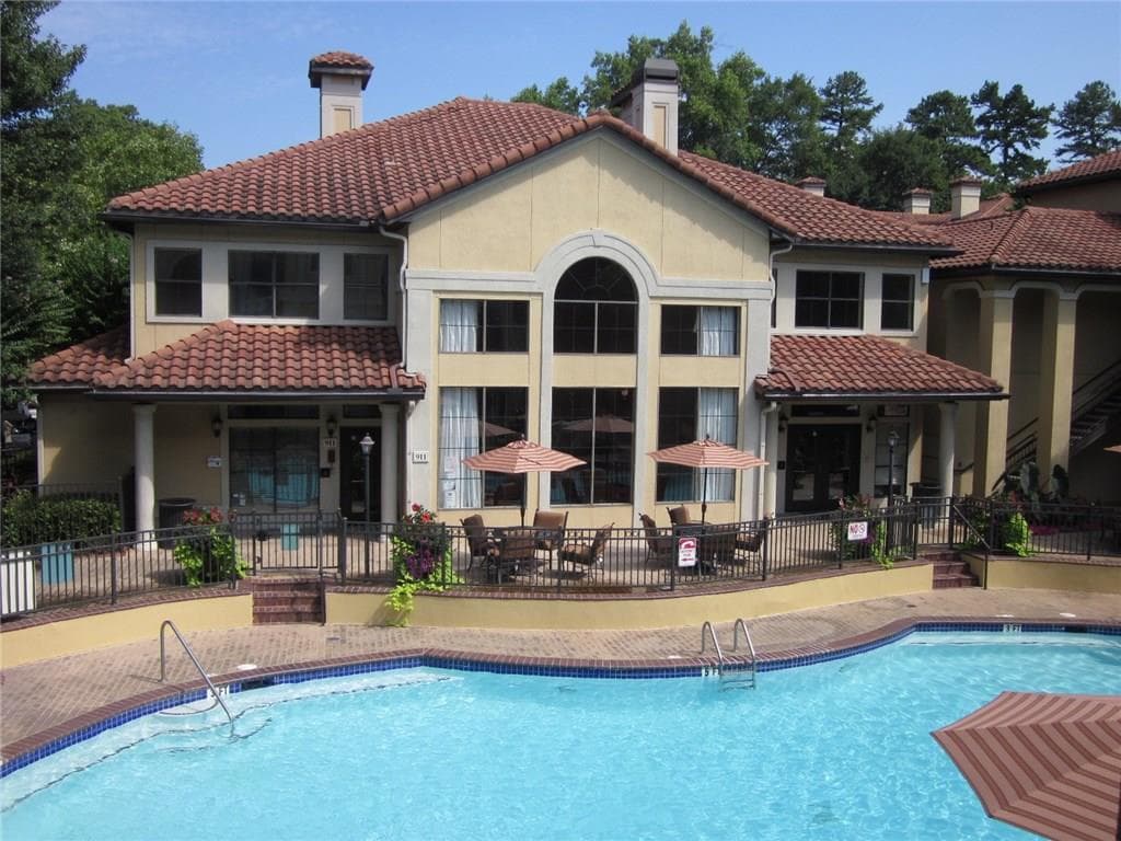 1 bedroom, 919 sq ft condominium sold at 3777 Peachtree Road 434, Brookhaven, GA 30319