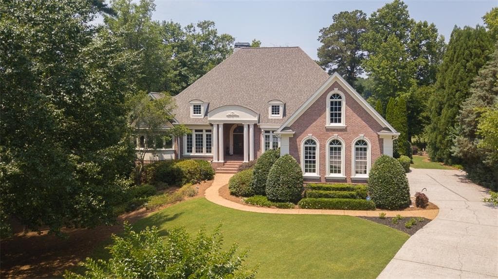 4 bedroom, 5,837 sq ft single family residence sold at 6370 Sunbriar Drive, Cumming, GA 30040