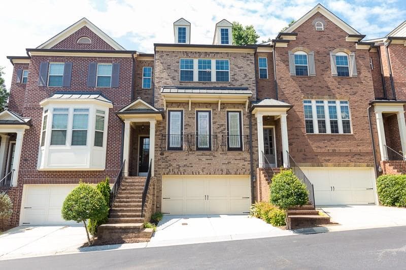 3 bedroom, 3,017 sq ft townhouse sold at 3731 Broughton Circle, Atlanta, GA 30339