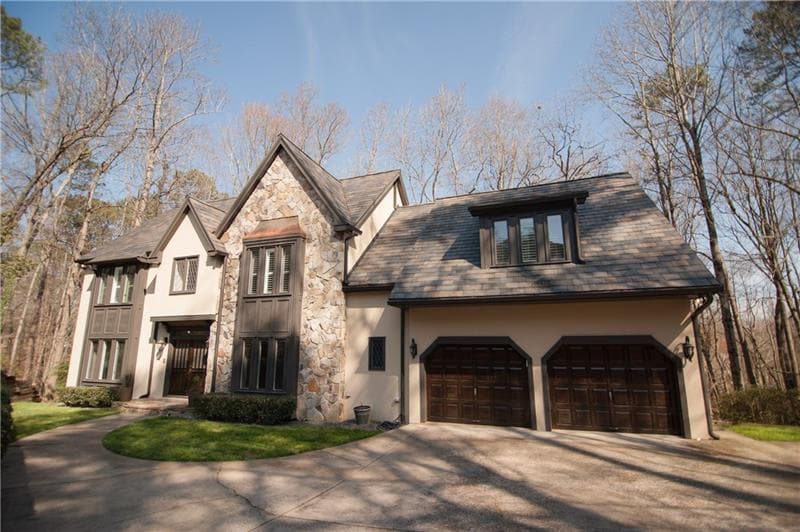 4 bedroom, 4,400 sq ft single family residence sold at 8285 Overview Court, Roswell, GA 30076