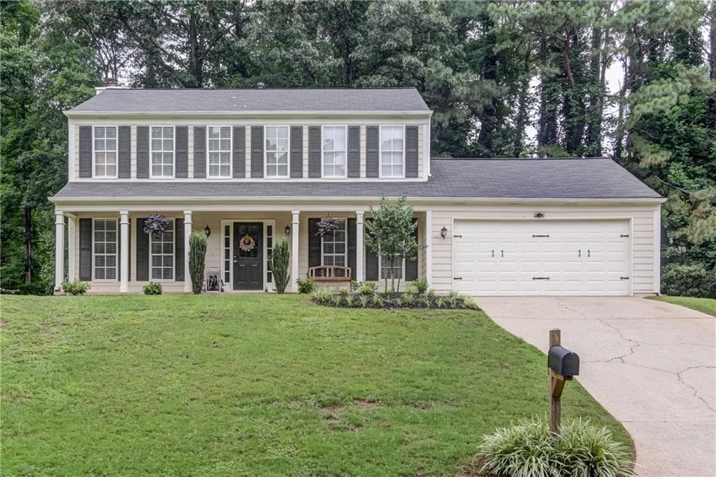 4 bedroom, 1,632 sq ft single family residence sold at 325 Barrington Drive, Roswell, GA 30076