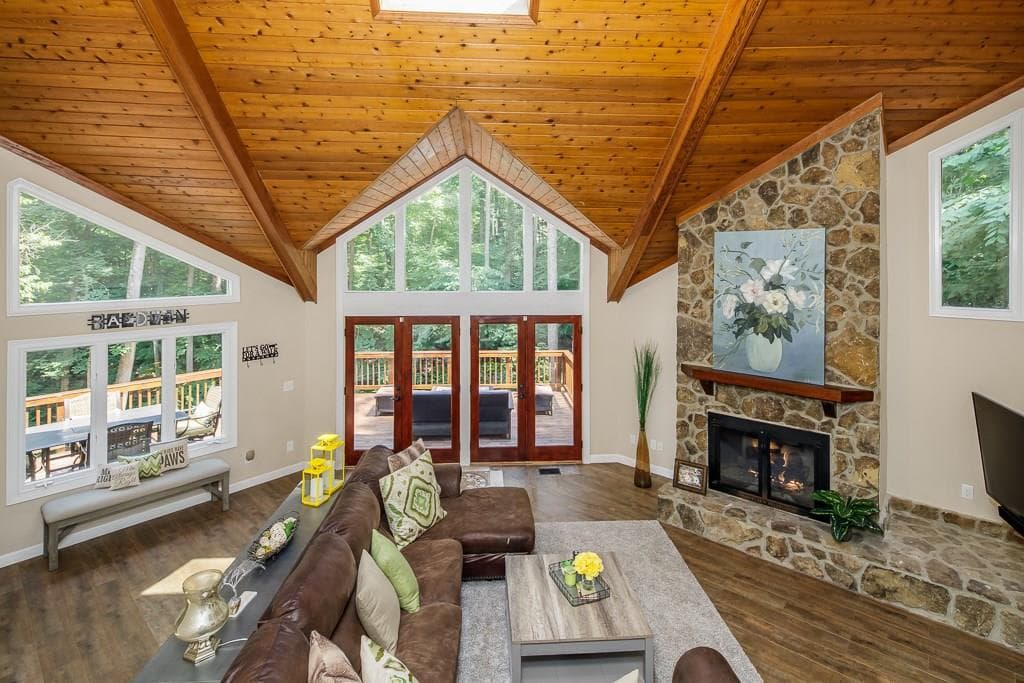 875 Waddington Court, Sandy Springs, GA 30350 — most recent listing photo