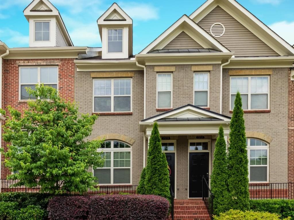 7235 Highland Bluff 4, Sandy Springs, GA 30328 — most recent listing photo