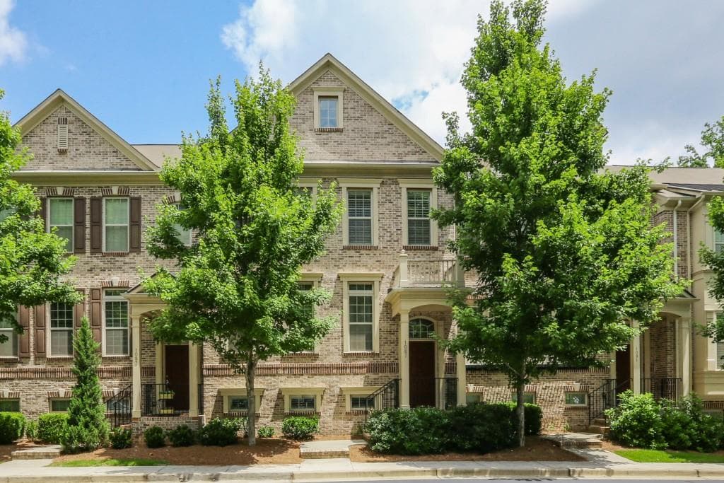 4 bedroom, 2,332 sq ft townhouse sold at 1087 East Paces Lane 1087, Atlanta, GA 30326