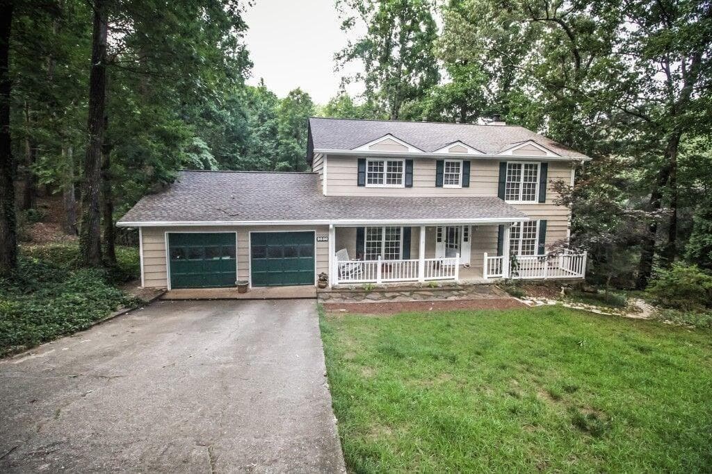 4 bedroom, 3,800 sq ft single family residence sold at 2030 Six Branches Drive, Roswell, GA 30076