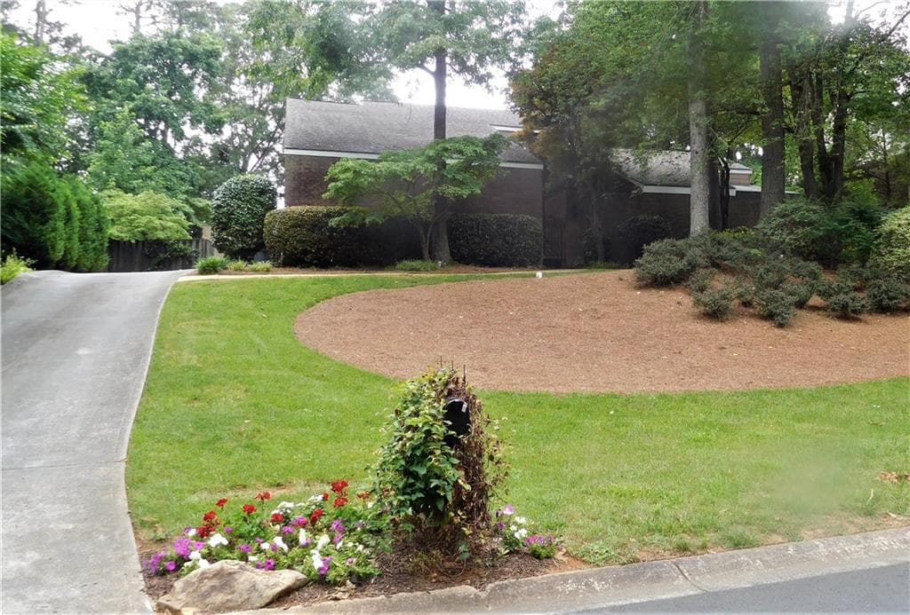 5 bedroom, 3,374 sq ft single family residence sold at 3090 W Somerset Court, Marietta, GA 30067